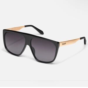 Quay Australia "No Curfew"
Smoke Black Oversized Sunglasses  BRAND NEW